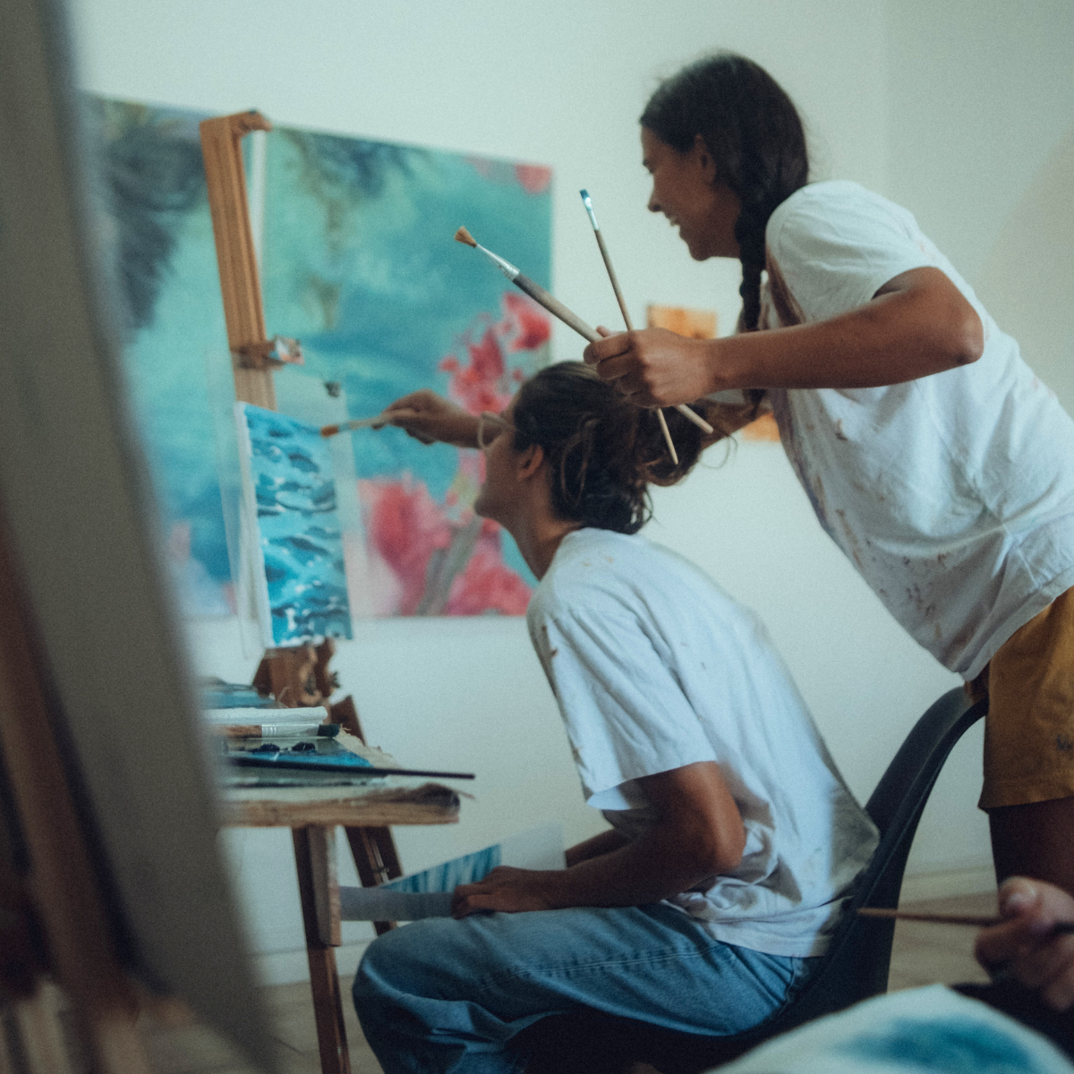 Painting classes at Mainty Studios Art x Surf Retreat